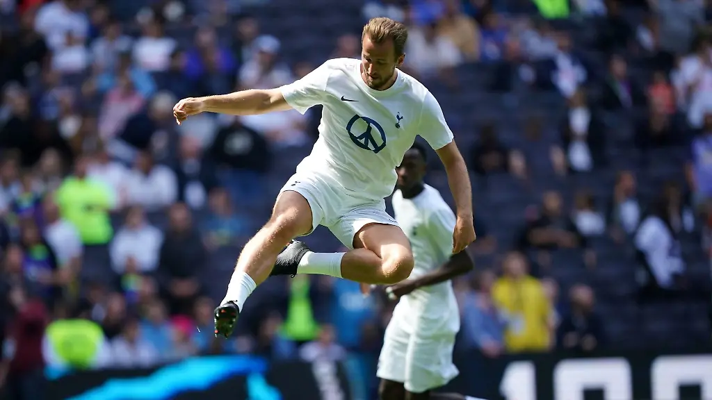 Harry-Kane-erzielte-vier-Treffer-fuer-Tottenham