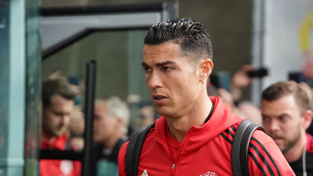 Laut-der-spanischen-Sportzeitung-AS-soll-sich-der-FC-Bayern-bei-einem-Lewandowski-Abgang-mit-Cristiano-Ronaldo-als-moeglichem-Ersatz-beschaeftigen