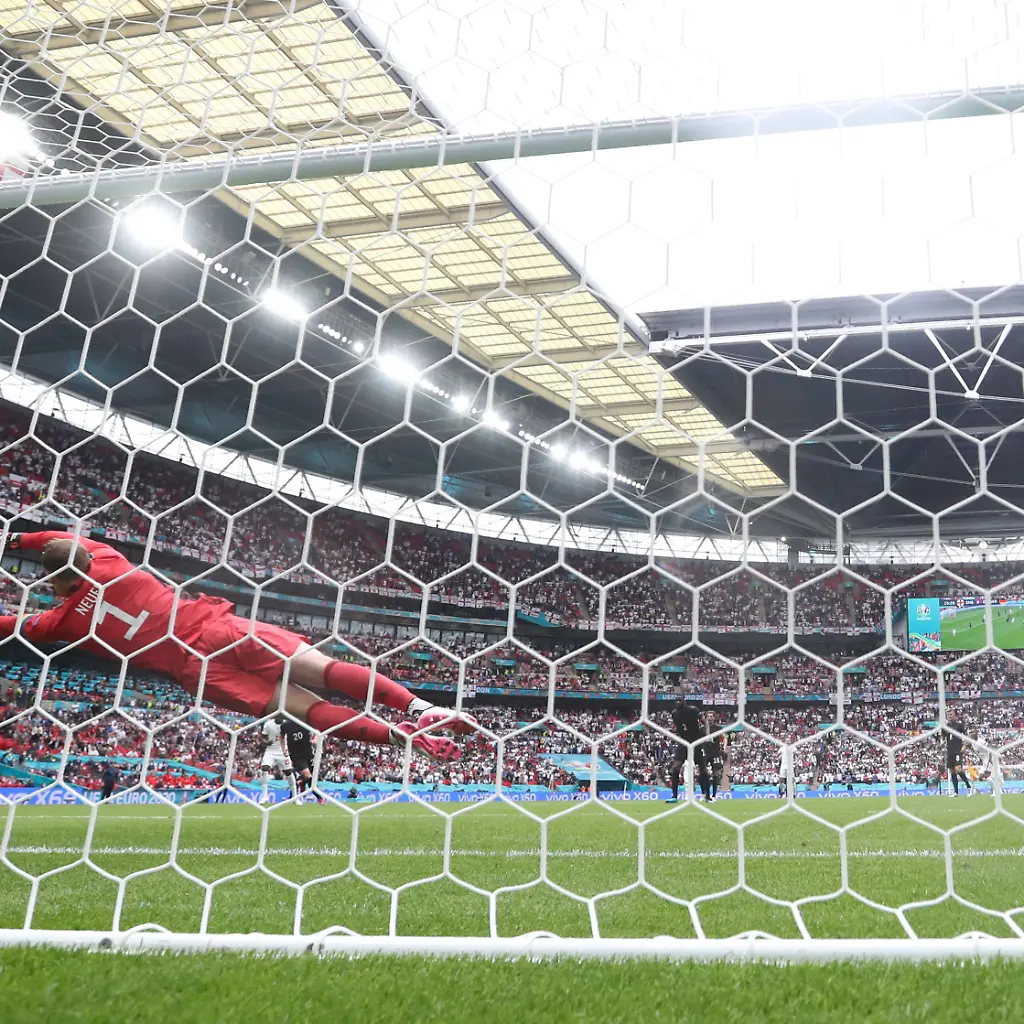 2021-06-29T162041Z-2141640798-UP1EH6T19EGYT-RTRMADP-3-SOCCER-EURO-ENG-GER-REPORT