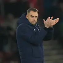 Southampton-v-Leicester-City-Championhip-Football-St-Marys-Stadium-Southampton-UK-25-Nov-2025-Tonda-Eckert-manager-of-Southampton-claps-encouragement-from-his-team