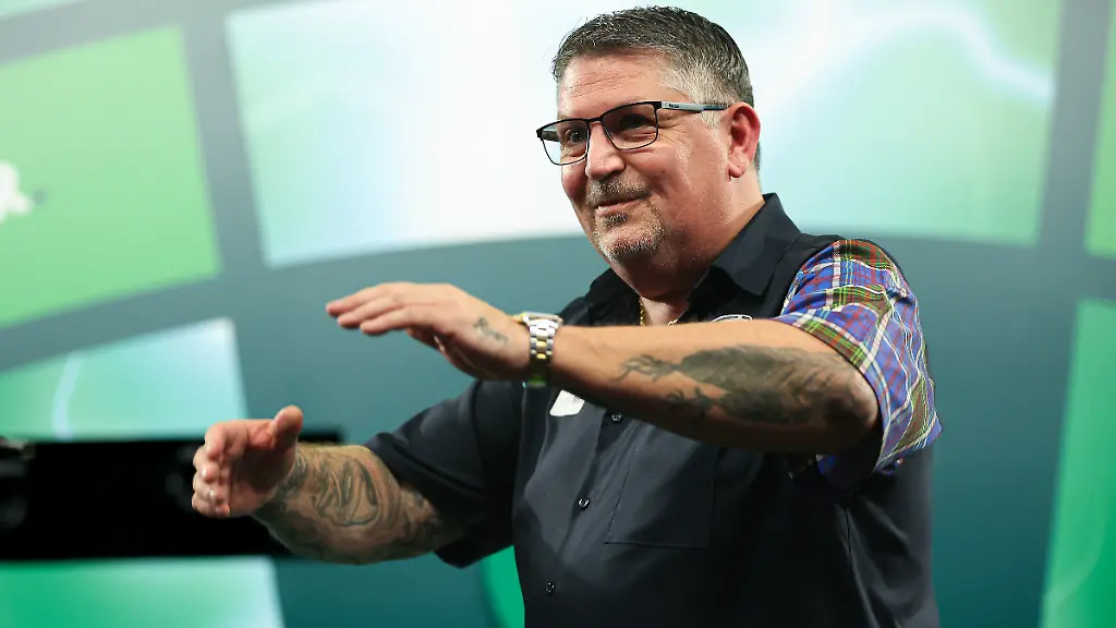 Photos-taken-during-the-2026-Paddy-Power-World-Darts-Championship-at-Alexandra-Palace-London