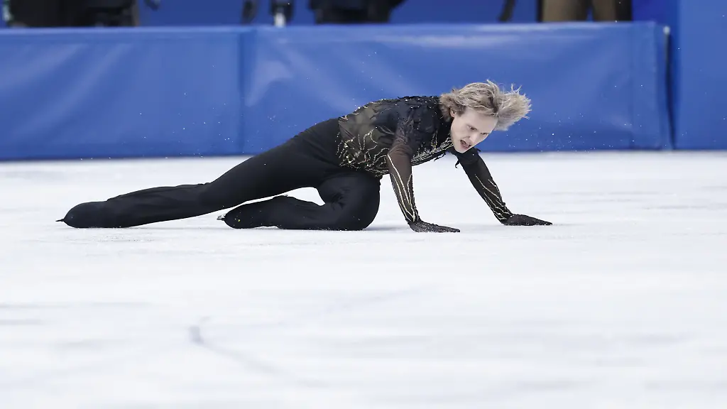 Ilia-Malinin-of-the-United-States-falls-during-his-performance-in-the-men-s-figure-skating-free-program-at-the-Milan-Cortina-Olympics-at-Milano-Ice-Skating-Arena-in-Milan-on-Feb-13-2026