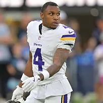 NFL-American-Football-Herren-USA-Minnesota-Vikings-at-Los-Angeles-Chargers-Oct-23-2025-Inglewood-California-USA-Minnesota-Vikings-wide-receiver-Rondale-Moore-4-practices-before-the-game-against-the-Los-Angeles-Chargers-at-SoFi-Stadium