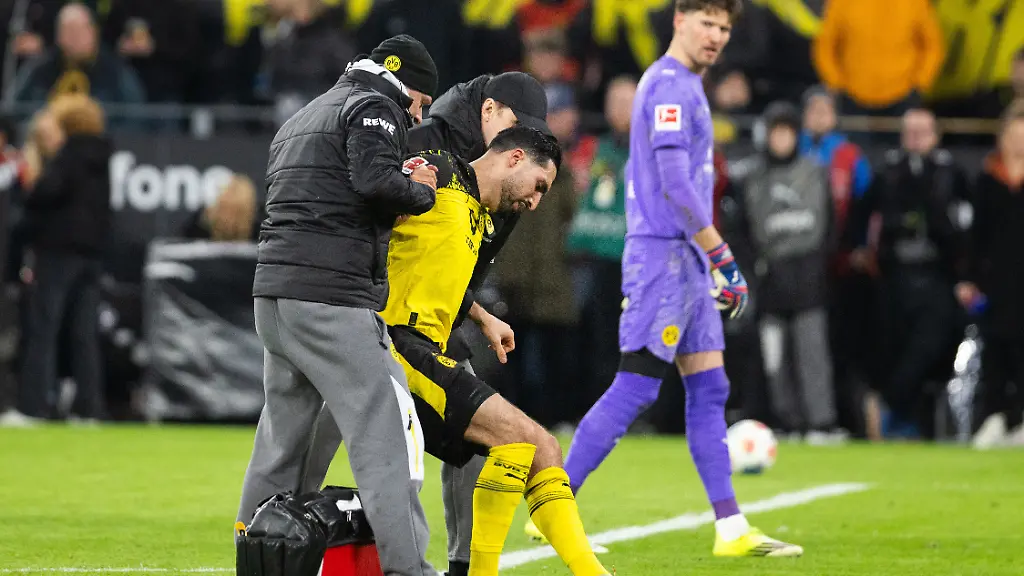 Signal-Iduna-Park-Dortmund-28-02-2026-Emre-Can-of-Dortmund-leaves-injured-the-field-during-the-1-Bl-Borussia-Dortmund-vs-FC-Bayern-Muenchen