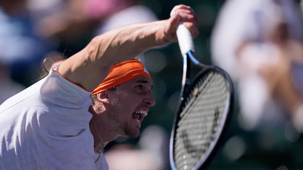 Tennis-WTA-Tour-ATP-Tour-Indian-Wells-Einzel-Maenner-Viertelfinale-Fils-FRA-Zverev-Hamburg-Alexander-Zverev-Deutschland-serviert