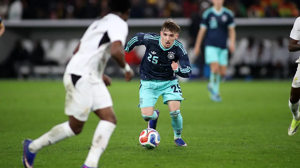 Deutschland-Ghana-Fussball-Herren-Saison-2025-2026-Laenderspiel-Freundschaftsspiel-MHP-Arena-Lennart-Karl-Deutschland-mit-Ball-im-Angriff-Germany-Ghana-Football-Mens-season-2025-2026-International-match-Friendly-match-MHP-Arena-Lennart-Karl-Germany-with-ball-in-attack
