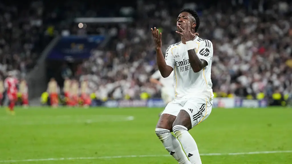 Real-Madrid-s-Vinicius-Junior-reacts-during-the-Champions-League-quarterfinal-first-leg-soccer-match-between-Real-Madrid-and-Bayern-Munich-in-Madrid-Spain-Tuesday-April-7-2026