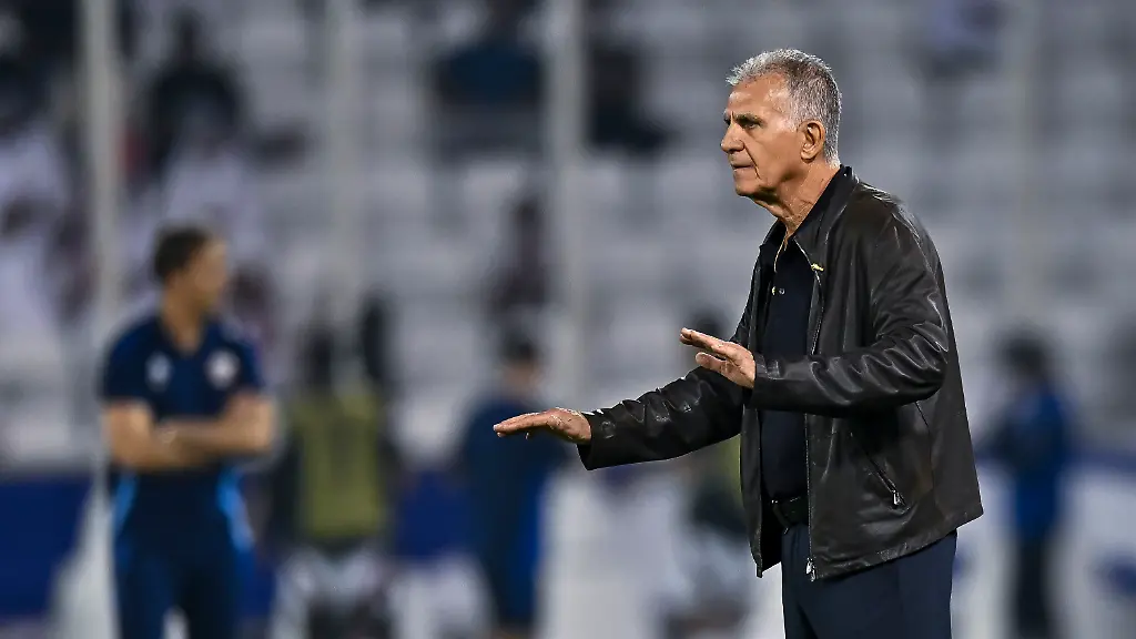251009-DOHA-Oct-9-2025-Xinhua-Carlos-Queiroz-head-coach-of-Oman-reacts-during-the-FIFA-World-Cup-2026-AFC-Asian-Qualifiers-group-A-playoffs-match-between-Qatar-and-Oman-in-Doha-Qatar-Oct-8-2025