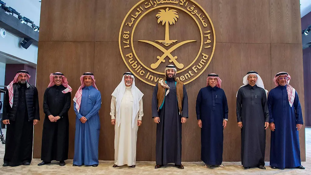 Saudi-Crown-Prince-Heads-Public-Investment-Fund-Meeting-Riyadh-Saudi-Crown-Prince-Mohammed-bin-Salman-bin-Abdulaziz-Al-Saud-also-known-as-MBS-5th-from-L-heads-a-meeting-of-the-KingdomA-x80-x99s-sovereign-wealth-fund-known-as-Public-Investment-Fund-PIF-in-Riyadh-Saudi-Arabia-on-January-24-2021-Photo-by-Balkis-Press-ABACAPRESS
