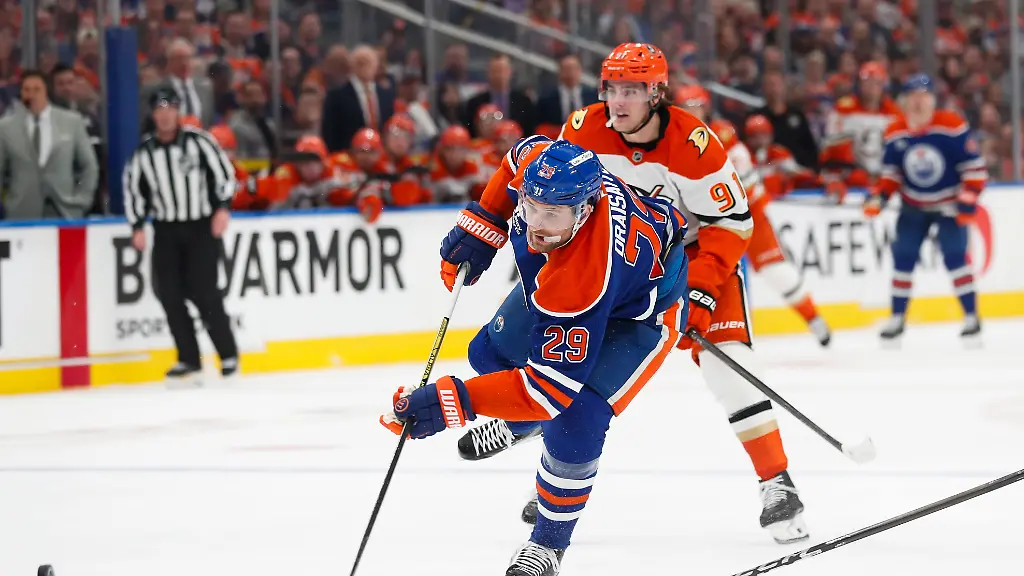 Anaheim-Ducks-Leo-Carlsson-91-pursues-Edmonton-Oilers-Leon-Draisaitl-29-during-the-second-period-of-an-NHL-playoff-game-in-Edmonton-on-Monday-April-20-2026