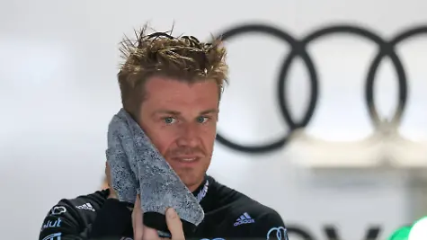 Nico-Hulkenberg-Revolut-Audi-27-in-seiner-Box-Grosser-Preis-von-Miami-Motorsport-Herren-Formel-1-Qualifying-02-05
