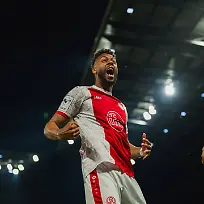 Ruben-Reisig-Rot-Weiss-Essen-16-pusht-die-Fans-Emotionen-Jubel-Schrei-Rot-Weiss-Essen-vs-SpVgg-Greuther-Fuerth-Fussball-2-Bundesliga-Relegation-2025-26-Relegation-Hinspiel-Saison-2025-26-22-05-2026-DFL-REGULATIONS-PROHIBIT-ANY-USE-OF-PHOTOGRAPHS-AS-IMAGE-SEQUENCES-AND-OR-QUASI-VIDEO-Rot-Weiss-Essen-vs-FC-Ingolstadt-04-Fussball-2-Bundesliga-Relegation-2025-26-Relegation-Hinspiel-Saison-2025-26-22-05