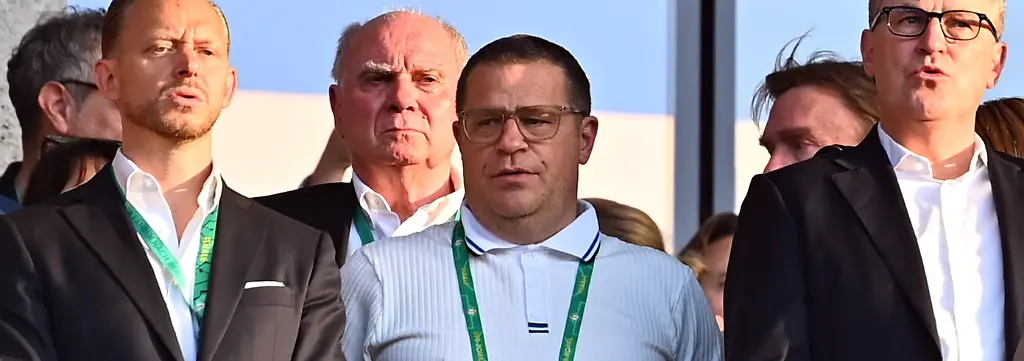 v-li-Rouven-KASPER-Marketing-Vorstand-FCB-Uli-HOENESS-H-ness-Ehrenpraesident-Bayern-Muenchen-Max-EBERL-Sportvorstand-FC-Bayern-Muenchen-Jan-Christian-DREESEN-Vorstandsvorsitzender-FCB-Ehrentribuene-Fussball-83-DFB-Pokal-Finale-2026-FC-Bayern-Muenchen-VfB-Stuttgart-3-0-am-23-05-2026-Olympiastadion-in-Berlin