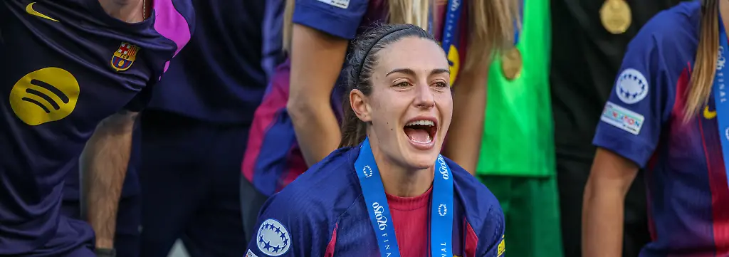 NOR-Oslo-FC-Barcelona-vs-Olympique-Lyon-Women-s-Champions-League-Fussball-UEFA-Spielzeit-2025-2026-Ullevaal-Stadion-Finale-im-Bild-Freude-und-Emotionen-nach-dem-Sieg-beim-FC-Barcelona-nach-dem-Sieg-gegen-Lyon-mit-dem-Pokal-Emotionen-victory-Joy-celebration-and-emotions-after-the-win-Alegria-celebracion-y-emocion-tras-la-victoria-Alexia-Putellas-FC-Barcelona-11-DFB-DFL-REGULATIONS-PROHIBIT-ANY-USE-OF-PHOTOGRAPHS-AS-IMAGE-SEQUENCES-AND-OR-QUASI-VIDEO-23-05