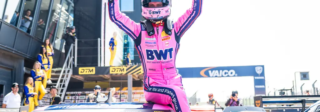 Grosser-Jubel-auf-dem-Circuit-Zandvoort-beim-Italiener-Matteo-Cairoli