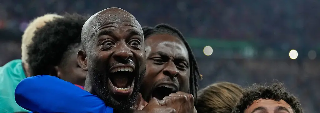 Crystal-Palace-s-Jean-Philippe-Mateta-celebrates-after-scoring-during-the-Europa-Conference-League-final-soccer-match-between-Crystal-Palace-and-Rayo-Vallecano-in-Leipzig-Germany-Wednesday-May-27-2026
