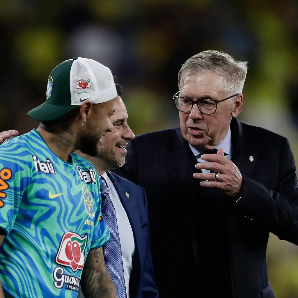 Brazil-s-coach-Carlo-Ancelotti-right-talks-with-Neymar-left-at-the-end-of-a-friendly-soccer-match-against-Panama-in-Rio-de-Janeiro-Sunday-May-31-2026