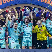 Timo-Kastening-MT-Melsungen-lifts-the-EHF-Cup-at-the-award-ceremony-during-the-handball-final-of-the-Winamax-EHF-Finals-2026-between-THW-Kiel-and-MT-Melsungen-at-Barclays-Arena-on-May-31-2026-in-Hamburg-Germany