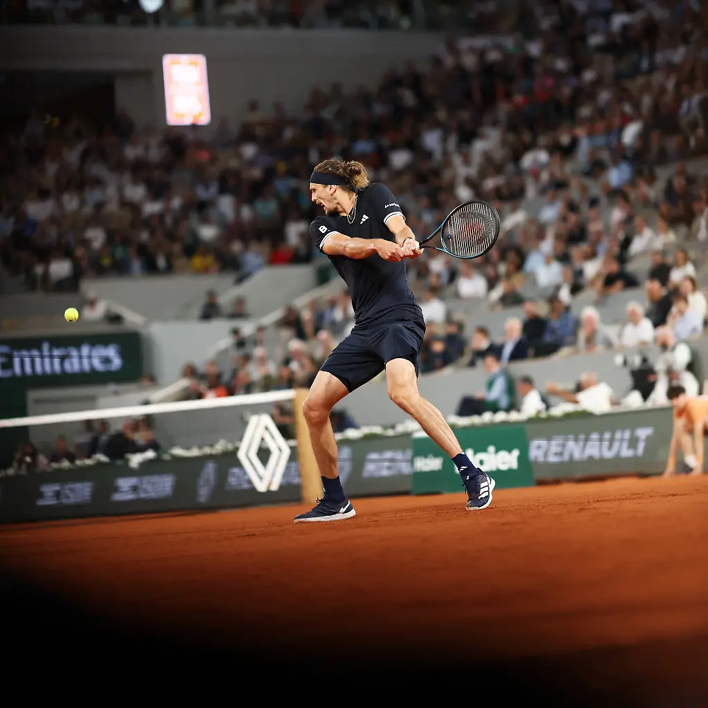 Tennis-French-Open-Roland-Garros-Paris-France-June-2-2026-Germany-s-Alexander-Zverev-in-action-during-his-quarter-final-match-against-Spain-s-Rafael-Jodar-REUTERS-Stephane-Mahe