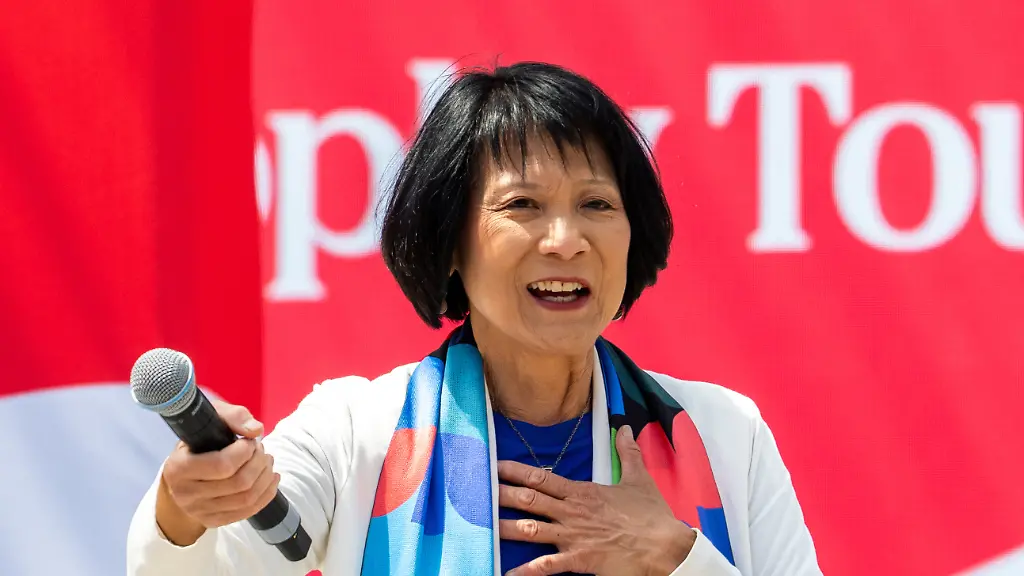 May-25-2026-Toronto-ON-CAN-Toronto-Mayor-Olivia-Chow-reacts-during-the-FIFA-World-Cup-Trophy-Tour-by-Coca-Cola-at-Nathan-Phillips-Square