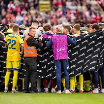 Odense-Denmark-07th-June-2026-The-players-of-Denmark-and-Ukraine-cover-for-Christian-Eriksen-who-receives-help-after-his-collapse-at-the-football-friendly-between-Denmark-and-Ukraine-at-Odense-Stadion-in-Odense