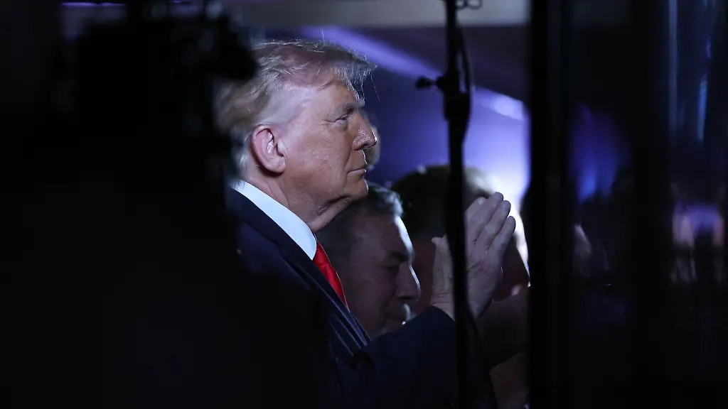 Jun-8-2026-New-York-New-York-USA-United-States-president-Donald-Trump-looks-on-before-game-three-of-the-2026-NBA-Finals-between-the-New-York-Knicks-and-the-San-Antonio-Spurs-at-Madison-Square-Garden