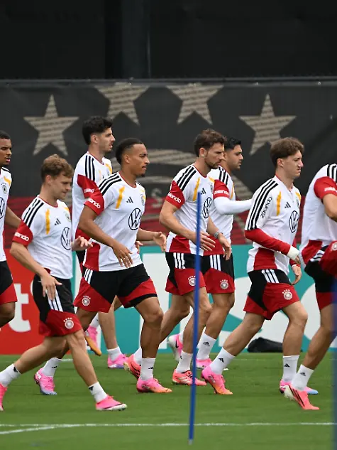 Die-Nationalspieler-beteiligen-sich-an-den-Fahrtkosten-der-Fans-in-New-York