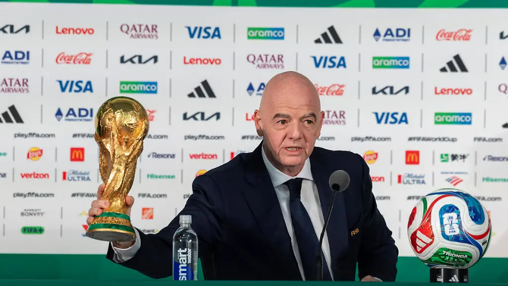 MEXICO-CITY-MEXICO-JUNE-10-FIFA-President-Gianni-Infantino-speaks-to-the-media-during-a-FIFA-World-Cup-WM-Weltmeisterschaft-Fussball-2026-Opening-press-conference-PK-Pressekonferenz-on-June-10-2026-in-Mexico-City-Mexico