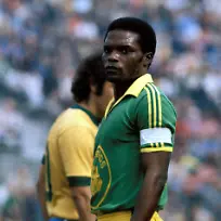 Bildnummer-00464311-Datum-22-06-1974-Copyright-imago-Frinke-Kapitaen-Mantantu-Kidumu-Zaire-Vdia-Spielfuehrer-quer-close-Weltmeisterschaft-1974-Nationalmannschaft-Nationalteam-Nationaltrikot-Frankfurt-M