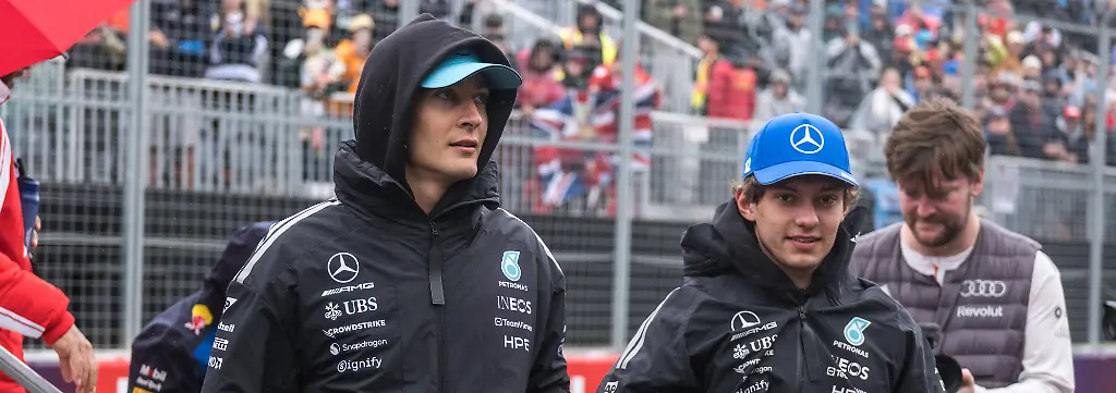 George-Russell-UK-Mercedes-AMG-Petronas-Formula-1-Team-63-und-Kimi-Antonelli-ITA-Mercedes-AMG-Petronas-Formula-1-Team-12-bei-der-Fahrerparade-CAN-Grosser-Preis-von-Kanada-Montreal-Motorsport-Formel-1-24-05