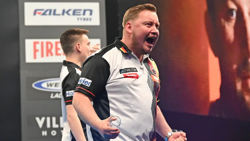 11-06-2026-xhbx-Dart-World-Cup-of-Darts-2025-v-l-Ricardo-Pietreczko-Deutschland-Martin-Schindler-Deutschland-jubeln-jubelt-nach-Spielende