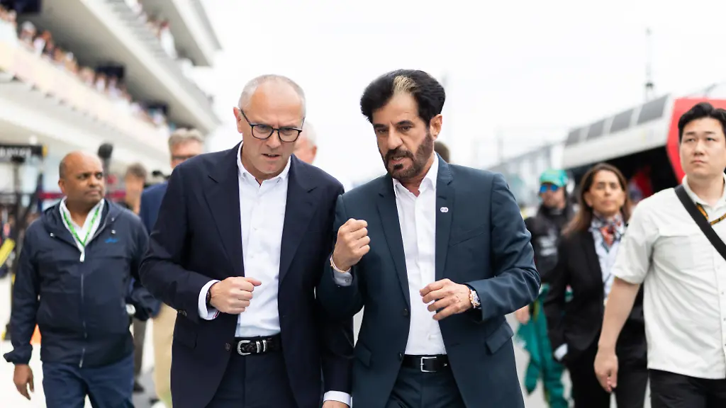 F1-MIAMI-GRAND-PRIX-2026-DOMENICALI-Stefano-ita-Chairman-and-CEO-Formula-One-Group-FOG-portrait-BEN-SULAYEM-Mohammed-uae-President-of-the-FIA-portrait-during-the-Formula-1-Miami-Grand-Prix-2026-4th-round-of-the-2026-Formula-One-World-Championship-WM-Weltmeisterschaft-from-May-1-to-3-2026-on-the-Miami-International-Autodrome-in-Miami-Gardens-USA-Miami-GardensUnited-States-PUBLICATIONxNOTxINxFRAxBEL-Copyright-xAndrA-xFerreirax
