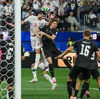 260615-Saeid-Ezatolahi-of-Iran-and-Tyler-Bindon-of-New-Zealand-during-the-FIFA-World-Cup-WM-Weltmeisterschaft-Fussball-2026-football-match-between-Iran-and-New-Zealand-on-June-15-2026-in-Los-Angeles