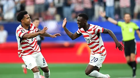 260613-LOS-ANGELES-June-13-2026-Folarin-Balogun-R-of-the-United-States-celebrates-scoring-during-the-group-D-match-between-the-United-States-and-Paraguay-at-the-2026-FIFA-World-Cup-WM-Weltmeisterschaft-Fussball-at-Los-Angeles-Stadium-in-Los-Angeles-the-United-States-June-12-2026-SPU-S