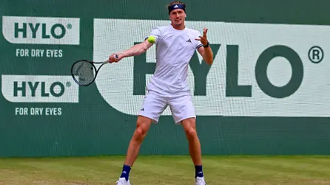 Alexander-Zverev-GER-schlaegt-Vorhand-TERRA-WORTMANN-Open-2026-Tennis-ATP-Tennis-Herren-Tennis-Herren-500-Turnier-Hauptfeld-18-06-2026-TERRA-WORTMANN-Open-2026-Tennis-ATP-Tennis-Herren-500-Turnier-Hauptfeld-18-06