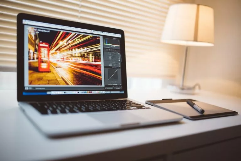 Rechner, MacBook, Website erstellen